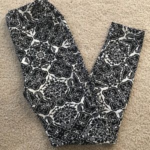 LLR Black and White Damask print